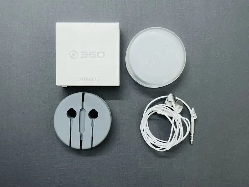 360 DM2018 Wired Earphones With Mic
