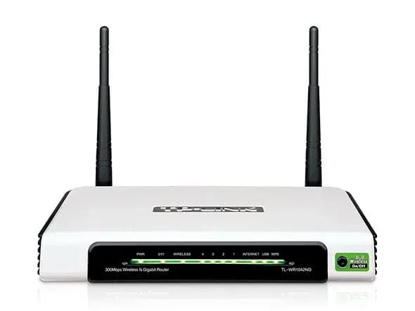 TP-LINK 300 mbps Wireless and Gigabit Router (TL-WR1042ND)